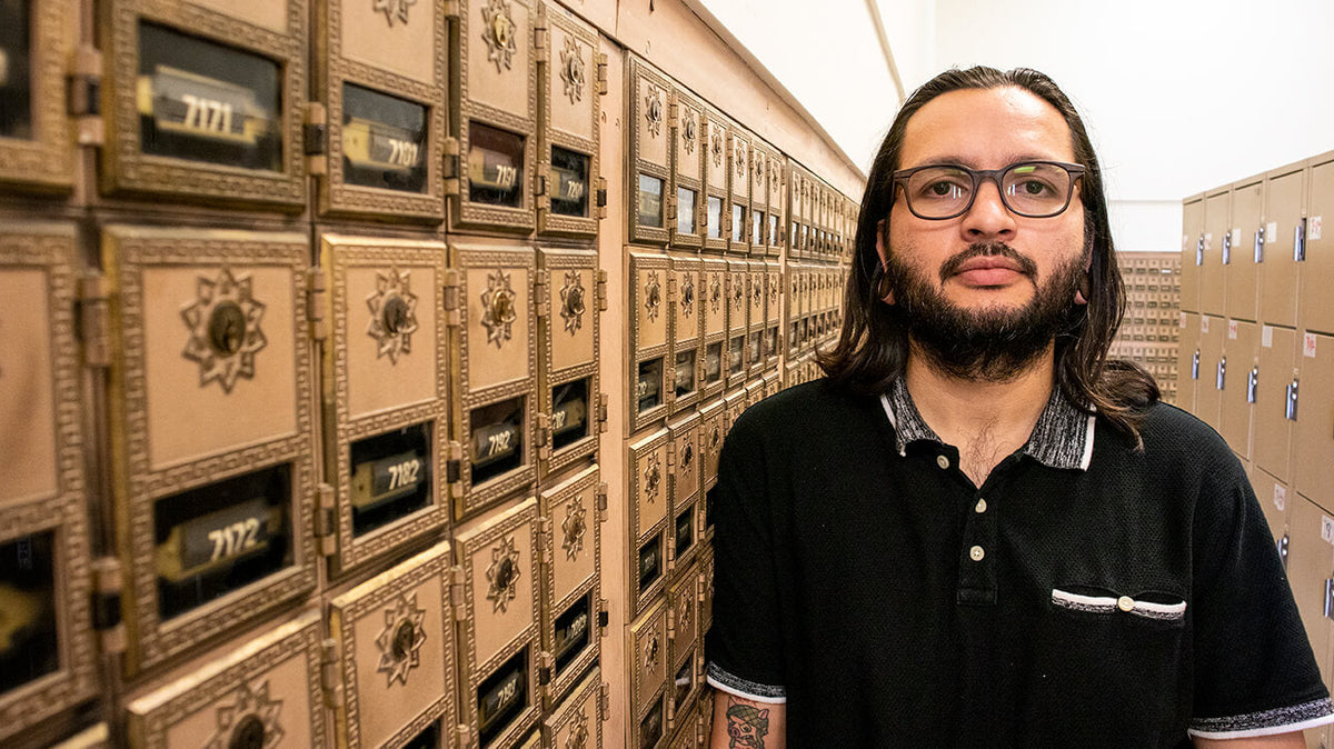 Gustavo Luna | Customer Service Manager For The Longhairs