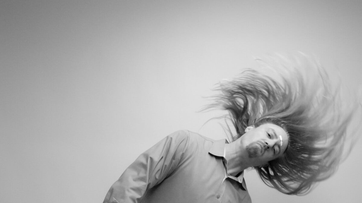 An Abstract Notion of the Hair Whip in a Blue Dream