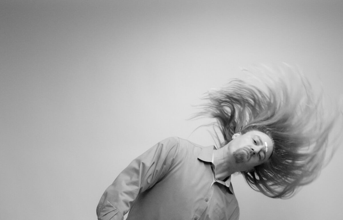 An Abstract Notion of the Hair Whip in a Blue Dream